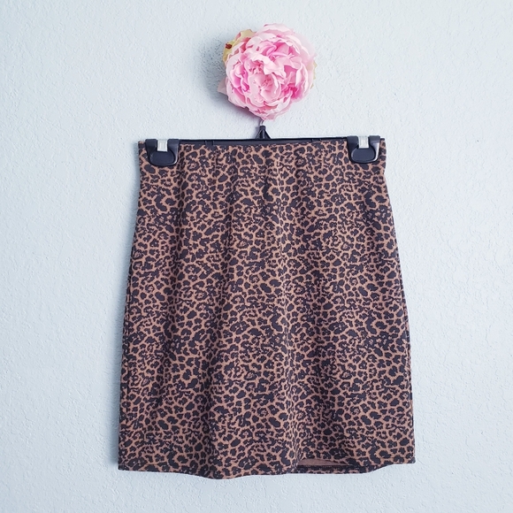 Show Me Your Mumu Leopard Print Roxanne Mini Skirt - Picture 1 of 4